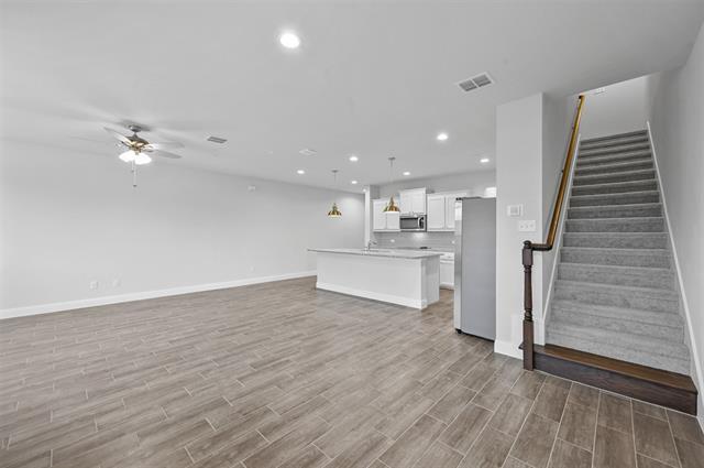 Building Photo - 521 Sandiford Ct