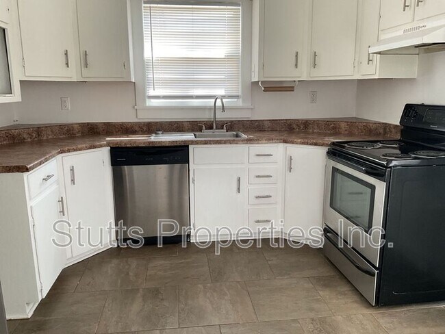 Building Photo - 3810 Co Rd 47