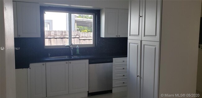 Foto del edificio - 1771 NW 135th St