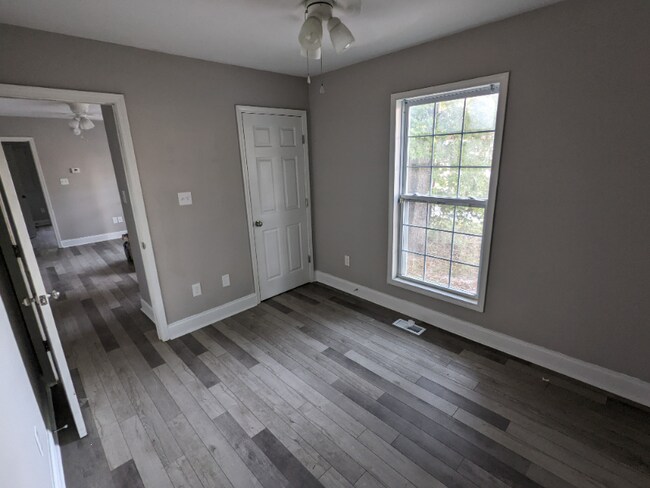 Foto del edificio - 5621 Button St