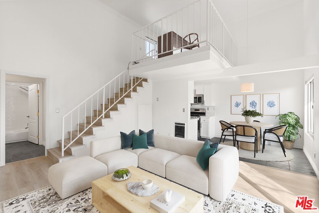 Foto principal - 1125 Pico Blvd