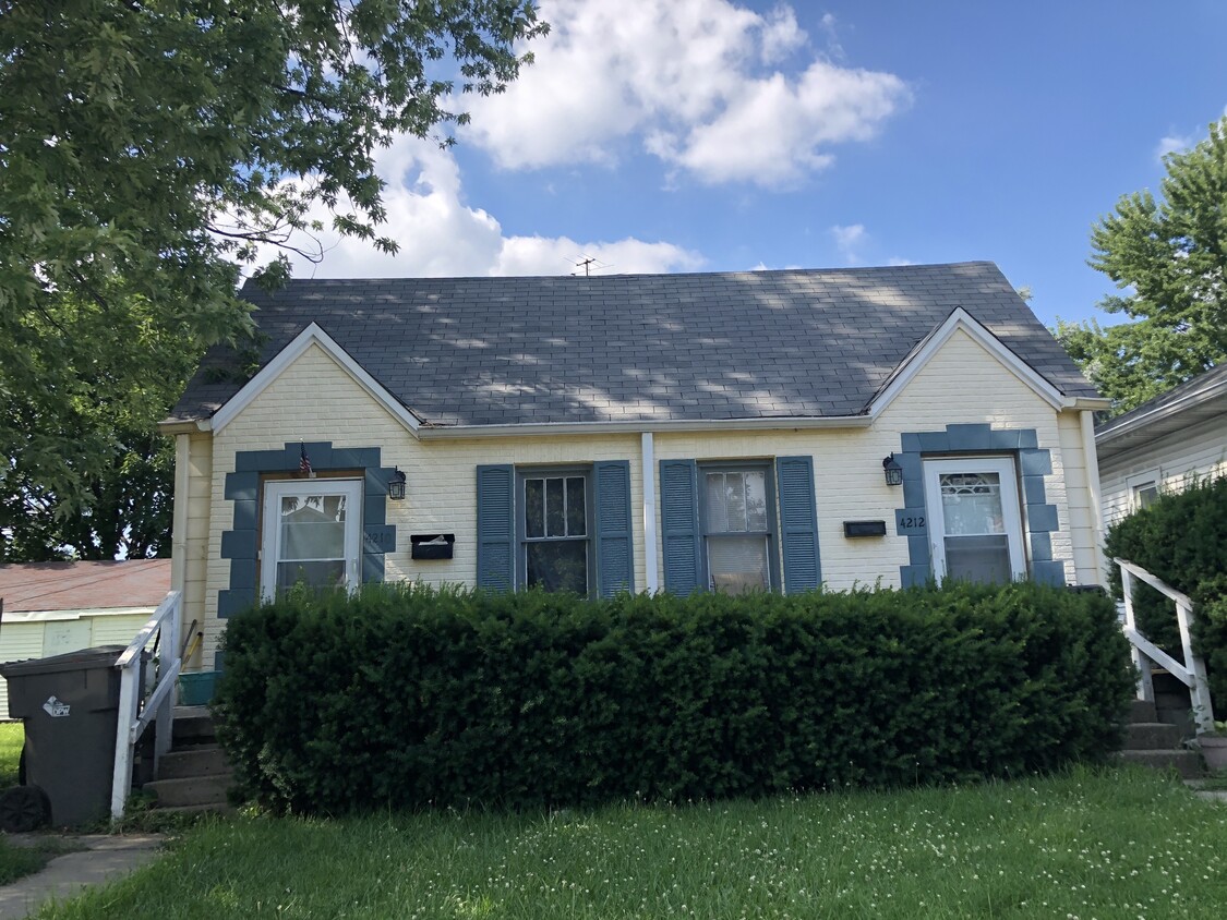Primary Photo - 4210 E 11th St