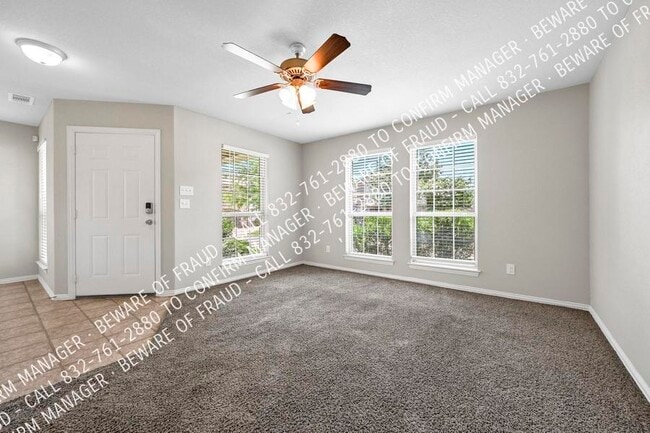 Foto del edificio - 5827 Tinsley Dr