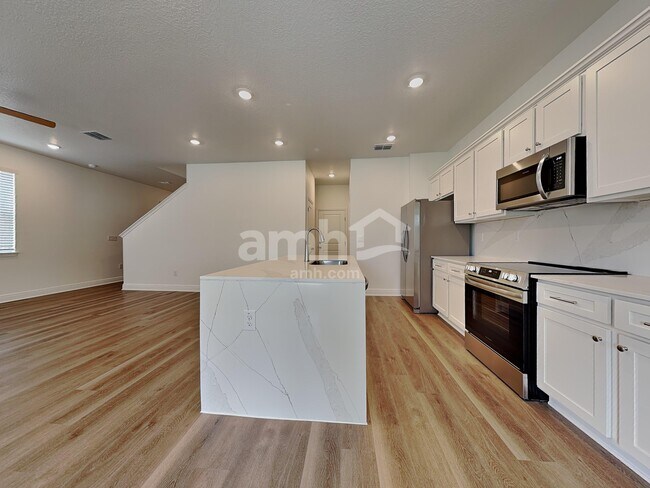 Foto del edificio - 6749 Atlantic Bch Ave