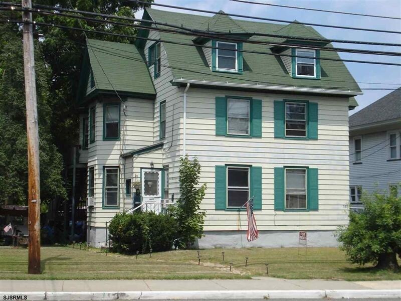 Primary Photo - 118 W Main St