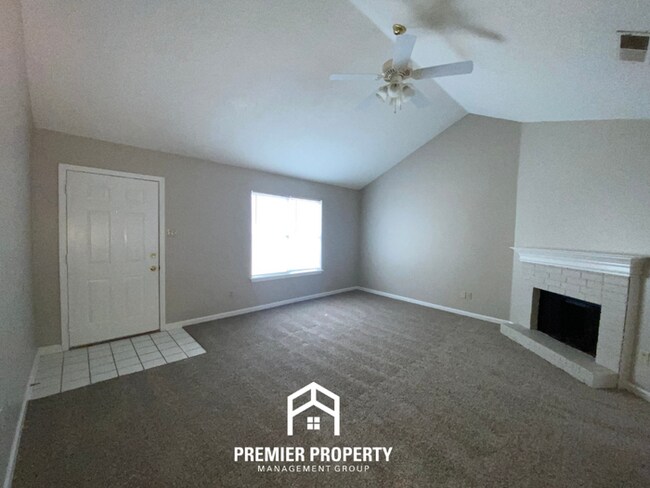 Foto del edificio - 5950 Chadwell Rd