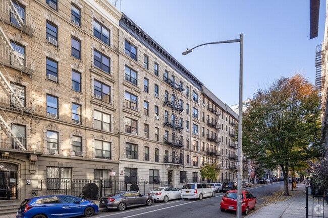 Foto del edificio - 226-228 W 111th St