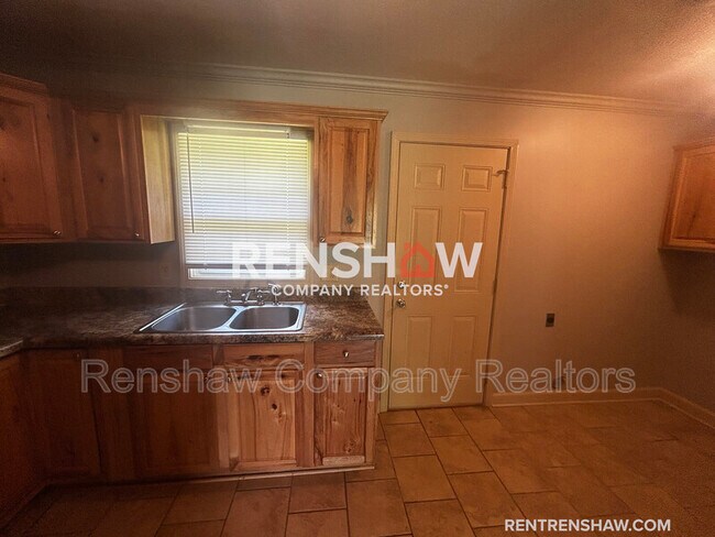 Foto del edificio - 948 Bear Creek Rd