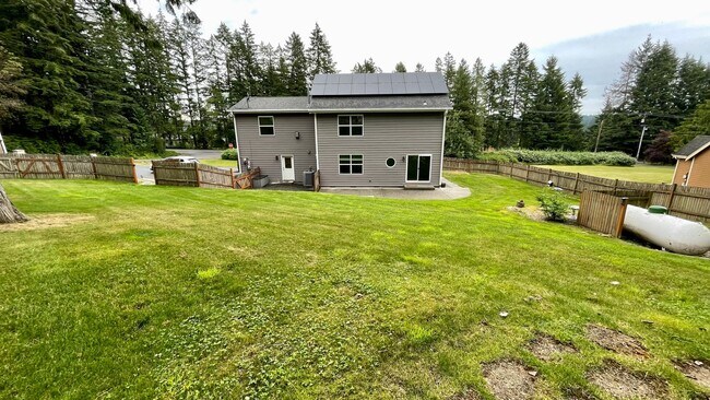 Building Photo - Beautiful Home on Acreage in Port Orchard ...