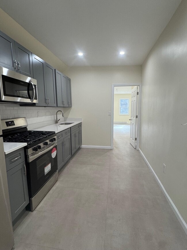 Foto del edificio - 566-568 Newark Ave