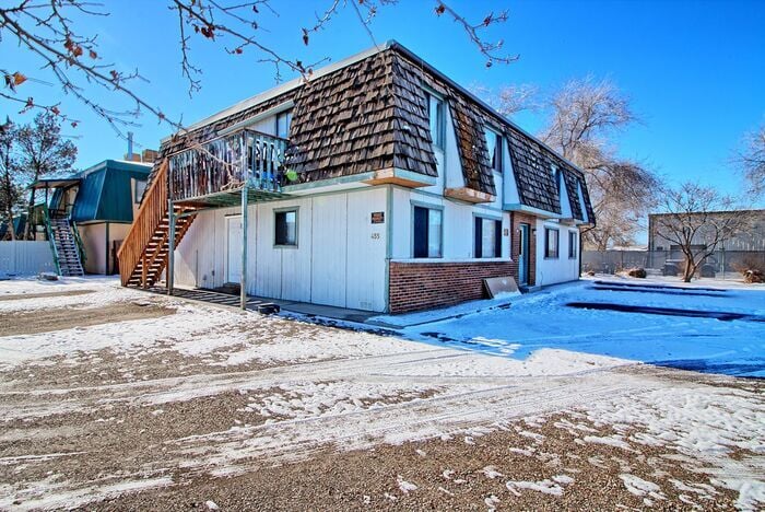 Building Photo - Spacious 2BR in Clifton 4-Plex - Private Parking included