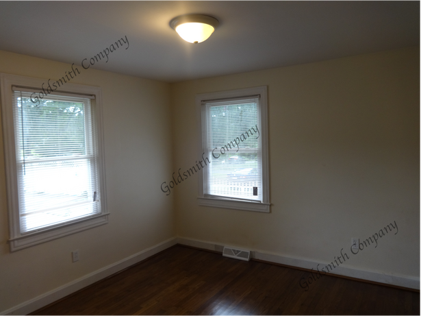 Building Photo - 11 Berea Dr