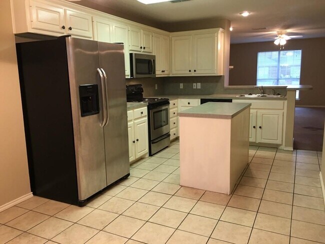 Building Photo - 2334 78th St