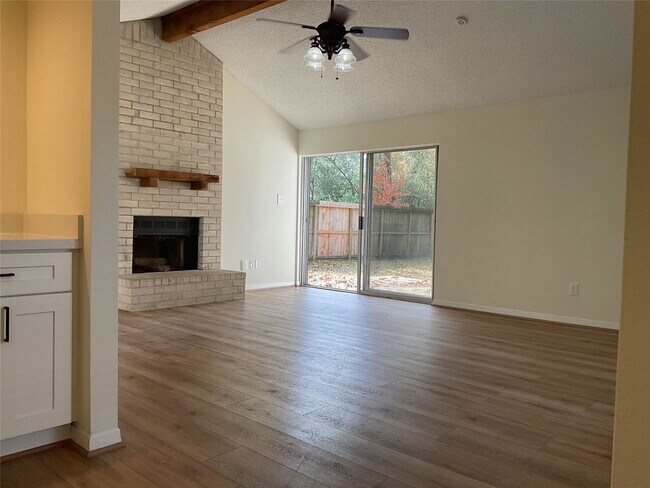 Building Photo - 28 E Lance Leaf Rd