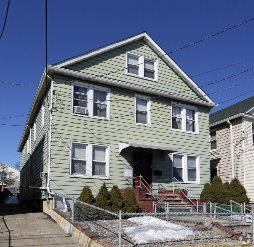 Building Photo - 958 Jackson Ave