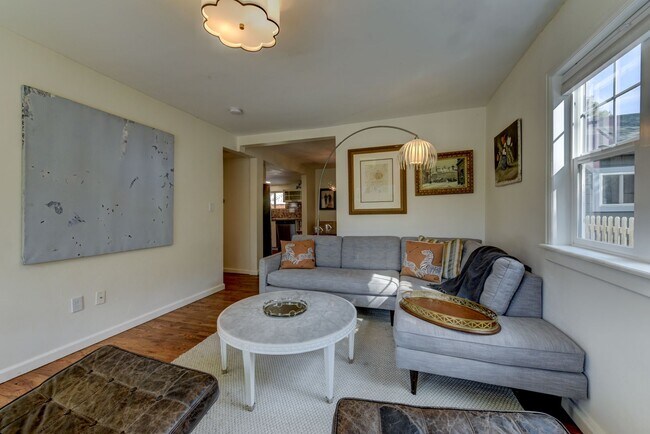 Foto del edificio - 303 E Chester St