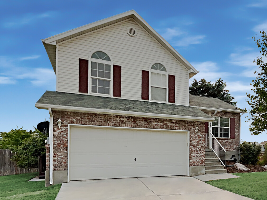 Primary Photo - 1452 S Stoker Lane