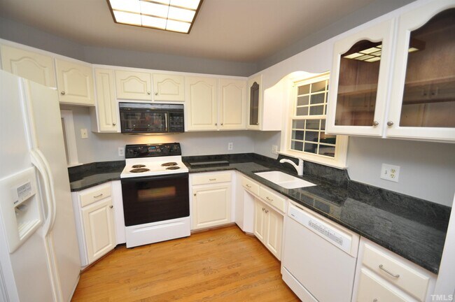 Building Photo - 112 Loch Bend Ln