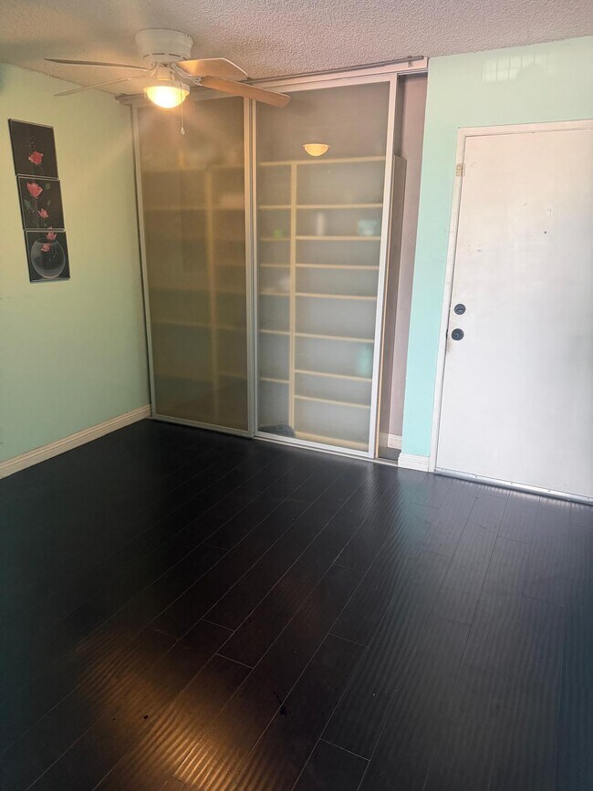 Foto del edificio - 5460 White Oak Ave