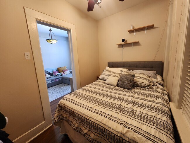 Foto del edificio - 1623 N Hermitage Ave