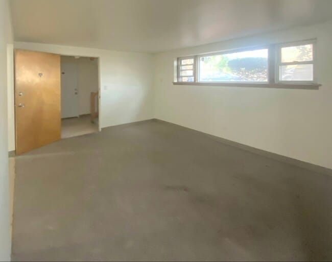 Building Photo - 5700 W 35th St