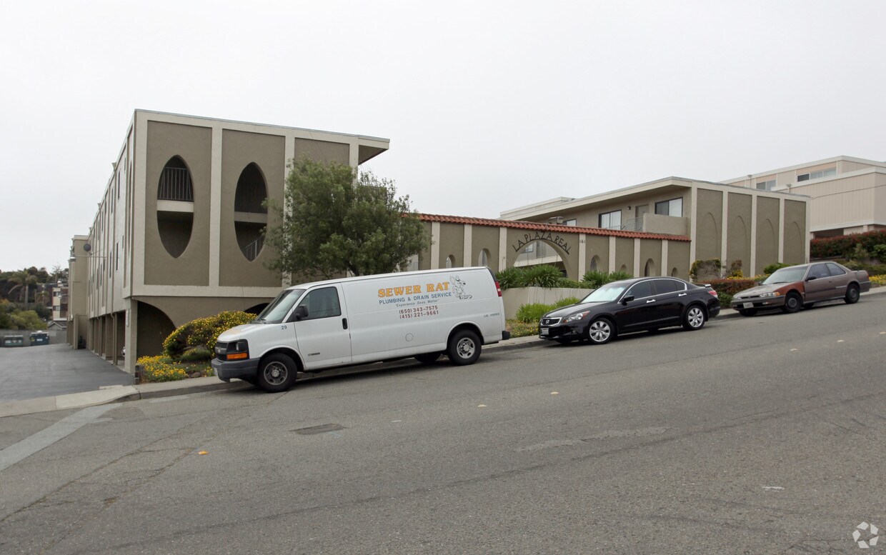 Primary Photo - La Plaza Real Apartments