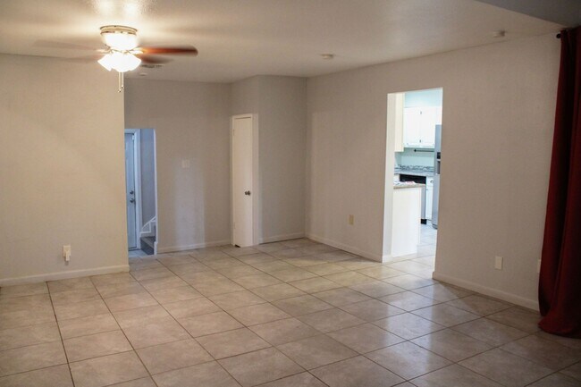 Foto del edificio - RENOVATED 2-BEDROOM TOWNHOME IN AHISD