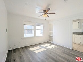 Building Photo - 419 N Virginia Ct