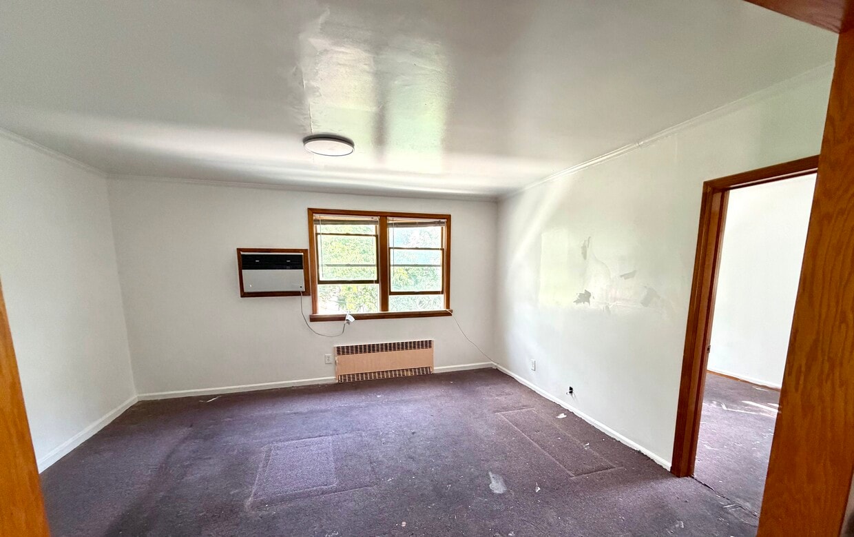 Building Photo - 6239 Dieterle Cres