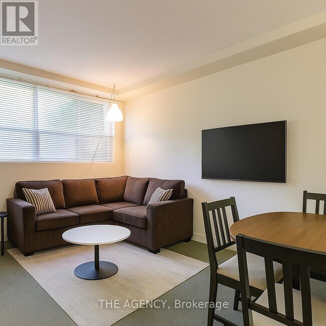 Photo du bâtiment - 75 Keele St