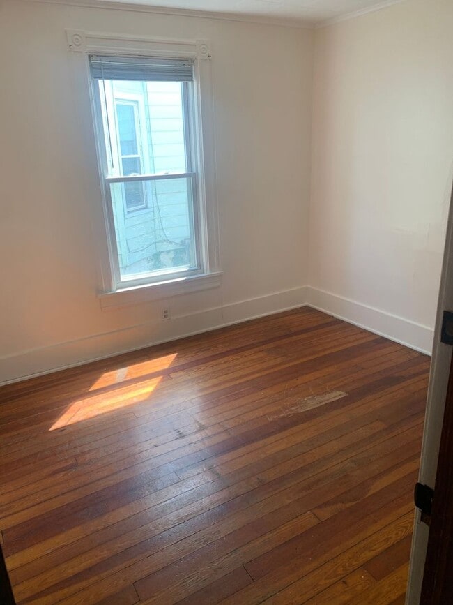 Building Photo - 41 Worrall Ave