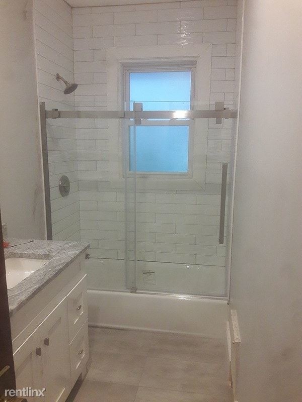 Building Photo - 3 br, 1 bath Apartment - 24 Parkton Road