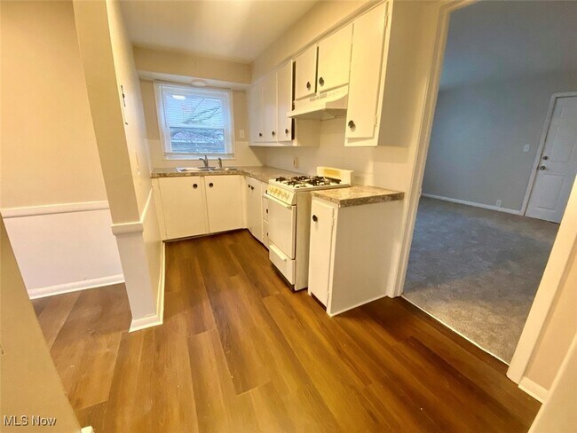 Foto del edificio - 51 Oakdale Ave