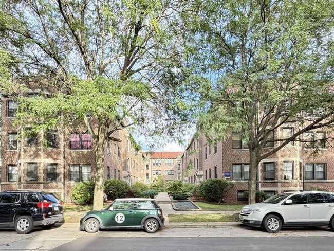Building Photo - 1312 Oak Ave