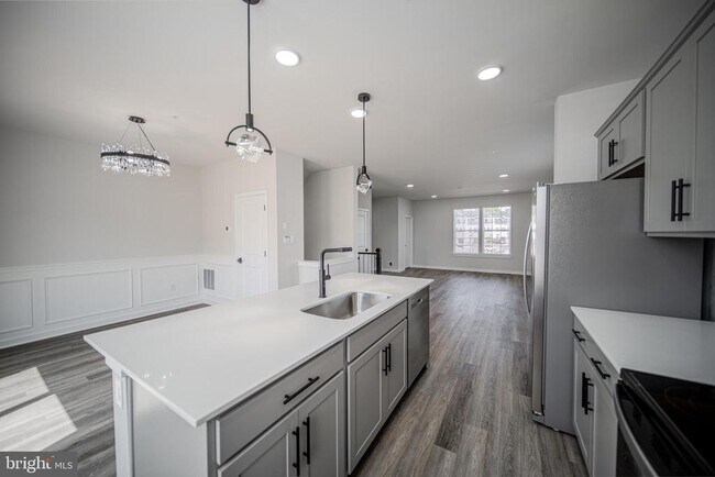 Building Photo - 442 Whirl Ln