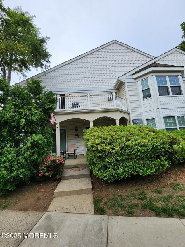Primary Photo - 175 Tulip Ln