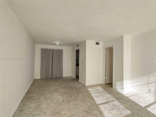 Foto del edificio - 921 SW 7th St