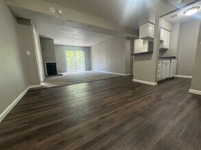 Building Photo - 2421 E 55th Pl