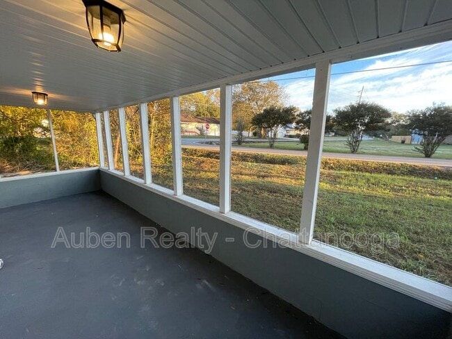 Building Photo - 1802 Crabtree Rd