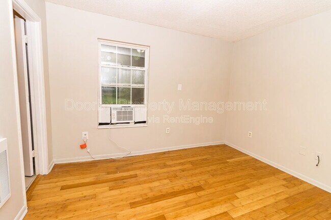 Foto del edificio - 5345 Lazard St