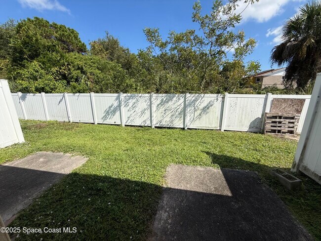 Building Photo - 635 Angela Ln