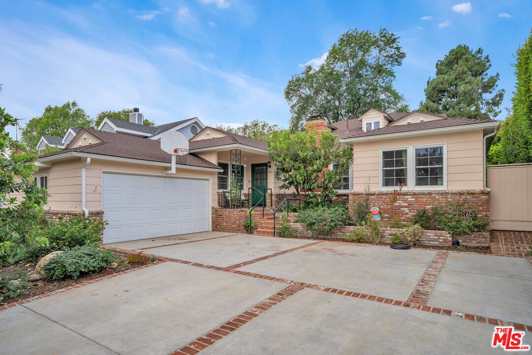 Foto principal - 9621 Beverlywood St
