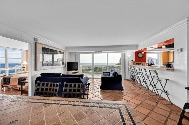 Foto del edificio - 2841 N Ocean Blvd