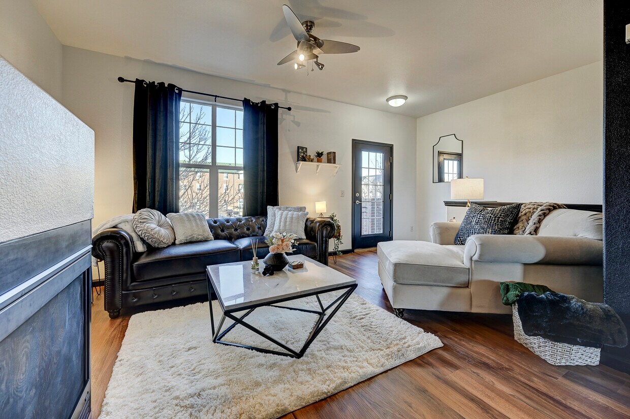 313 E Las Animas St, Colorado Springs, CO 80903 Townhouse for Rent in Colorado Springs, CO