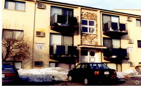 Primary Photo - 5101 N East River Rd