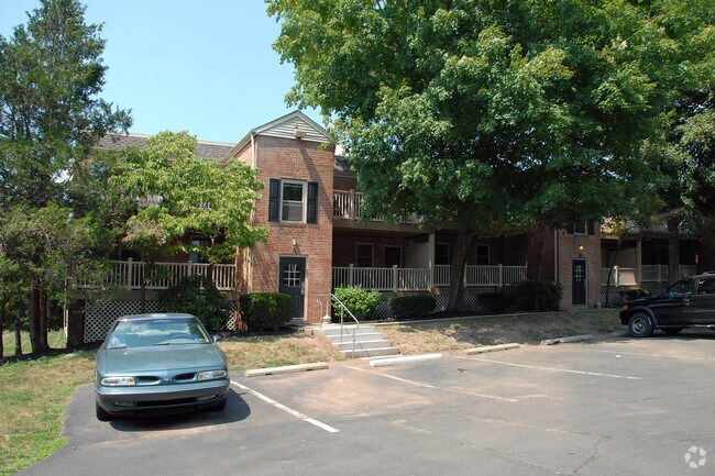 Foto del edificio - Parkside Manor Apartments