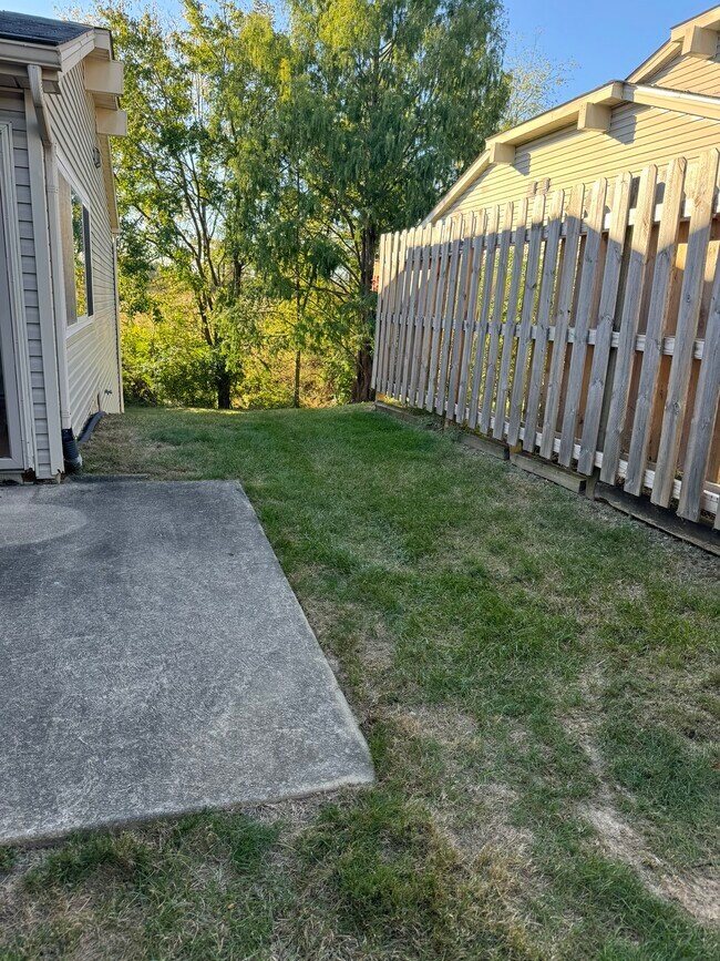 Foto del edificio - 716 Hilltop Ln
