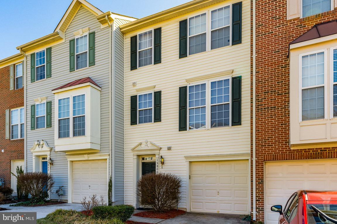 Primary Photo - 15809 Bobolink Dr