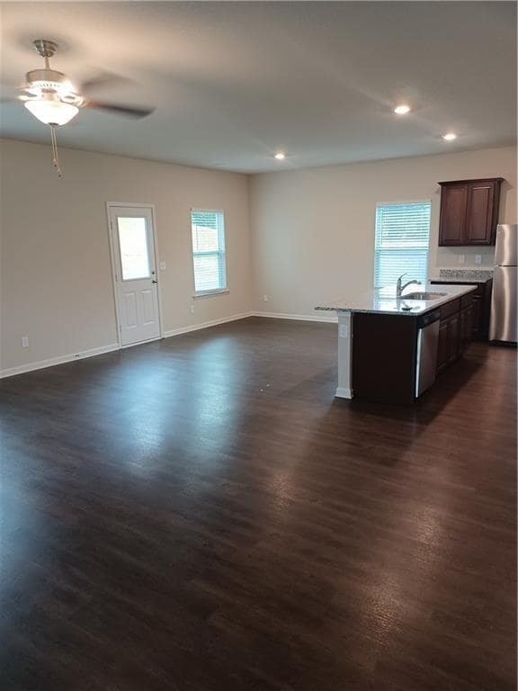 Foto del edificio - 174 Innis Brk Cir