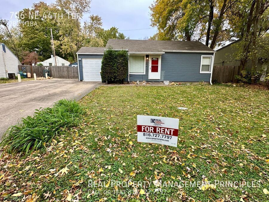 Primary Photo - Recently Renovated 2 Bedroom, 1 Bathroom H...